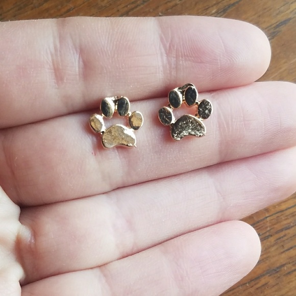 NWOT Gold Paw Prints Studs - Picture 7 of 8
